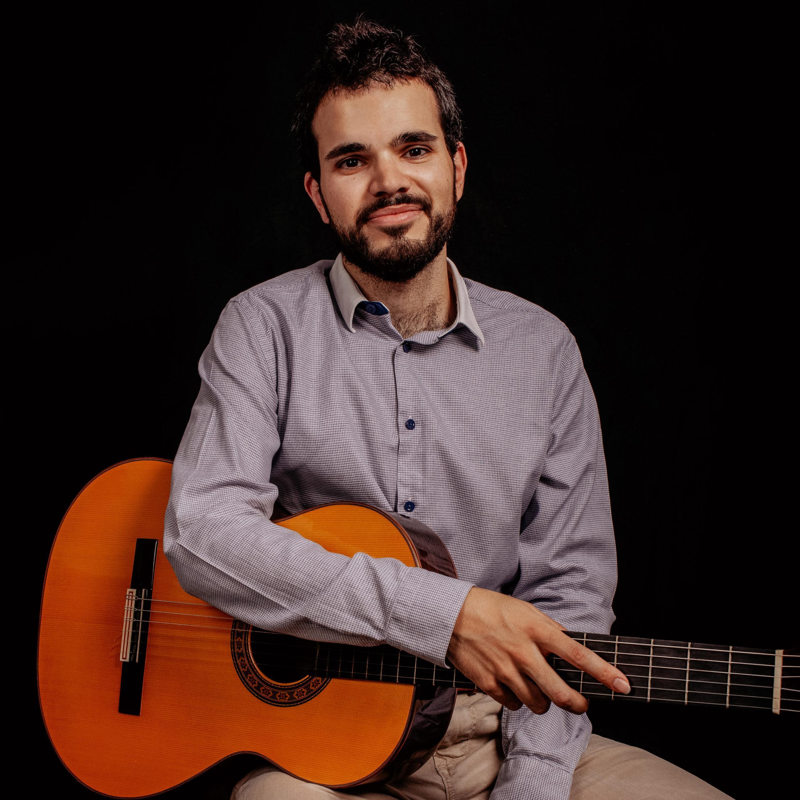 Fernando Alonso Garrido - Guitarra